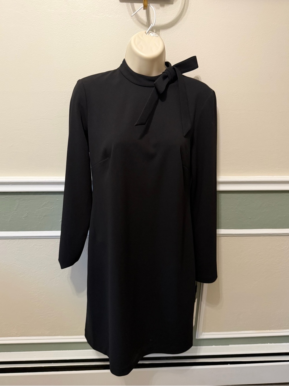 Calvin Klein Black Long-Sleeve Tie-Neck Shift Dress